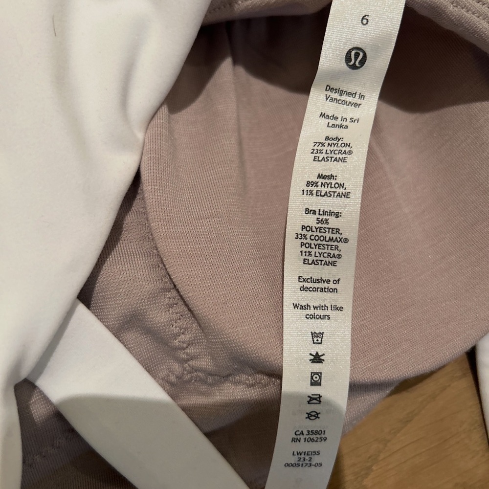 lululemon athletica White and Gray Women's Top - Picture 3 of 3